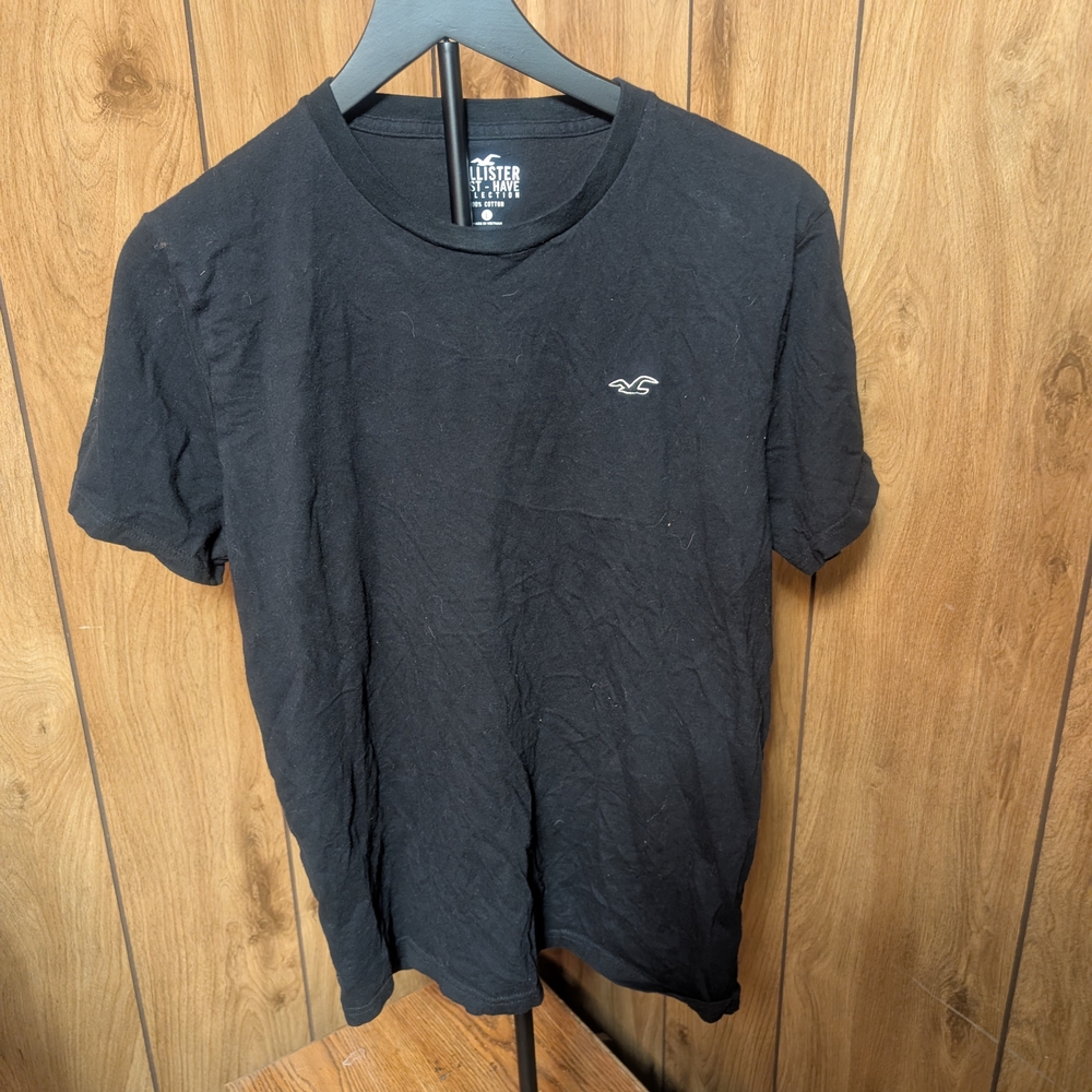 Hollister Men's Classic Black Tee